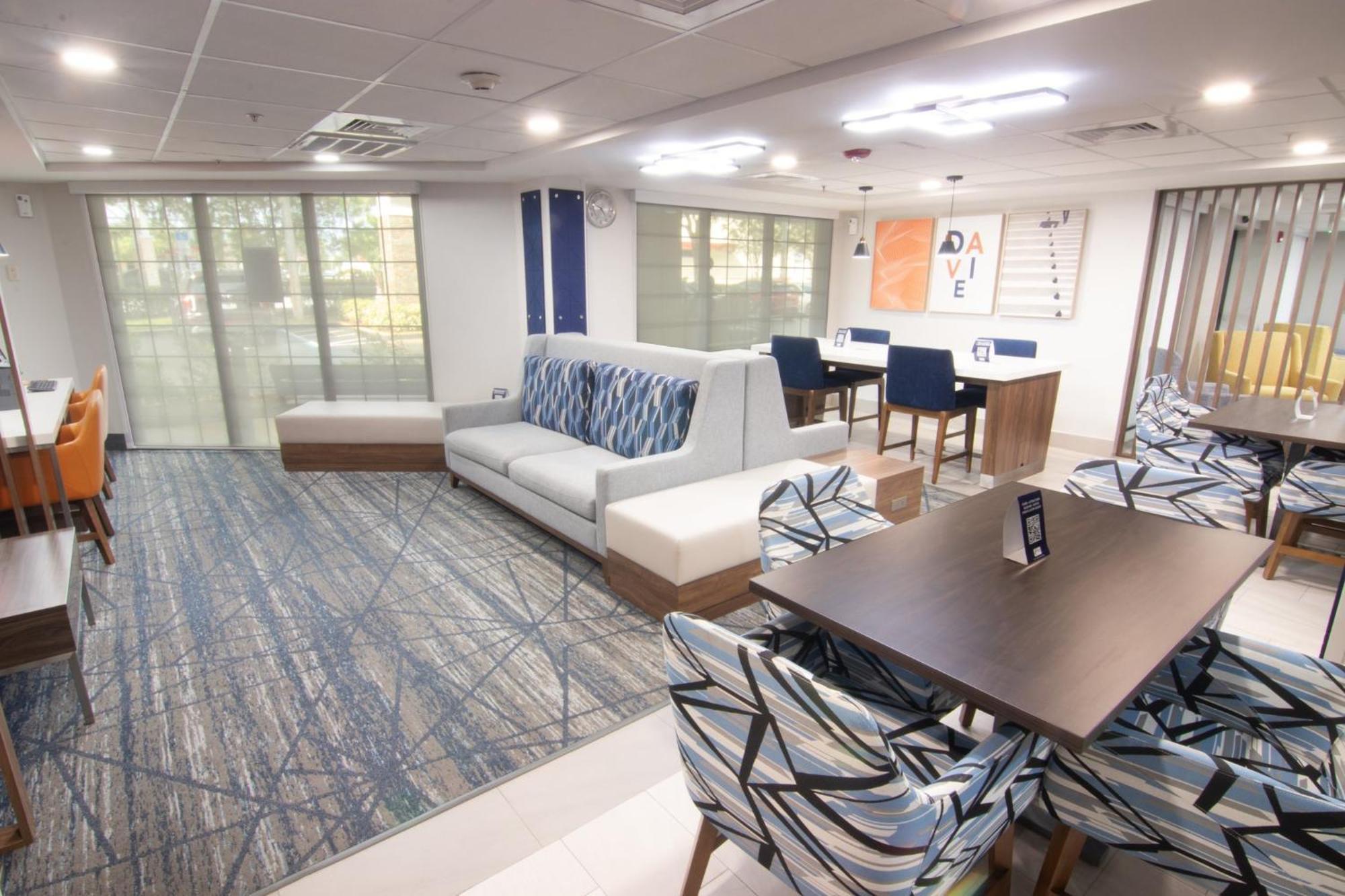Holiday Inn Express And Suites Fort Lauderdale Airport West By Ihg Davie Exteriér fotografie
